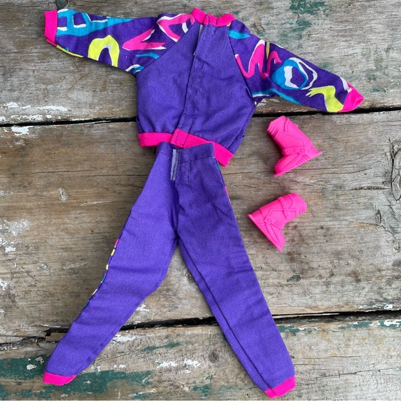 Barbie Purple and pink vintage 1990s era ski suit and boots - Picture 2 of 5